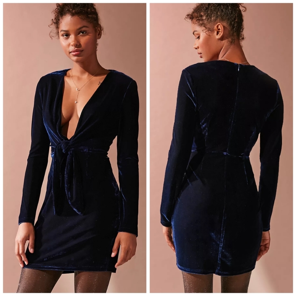 revolve MinkPink Midnight Hour Plunging Long Sleeve Velvet Dress Navy Blue